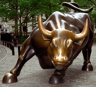 Wall Street's bull amid the US financial crisis.