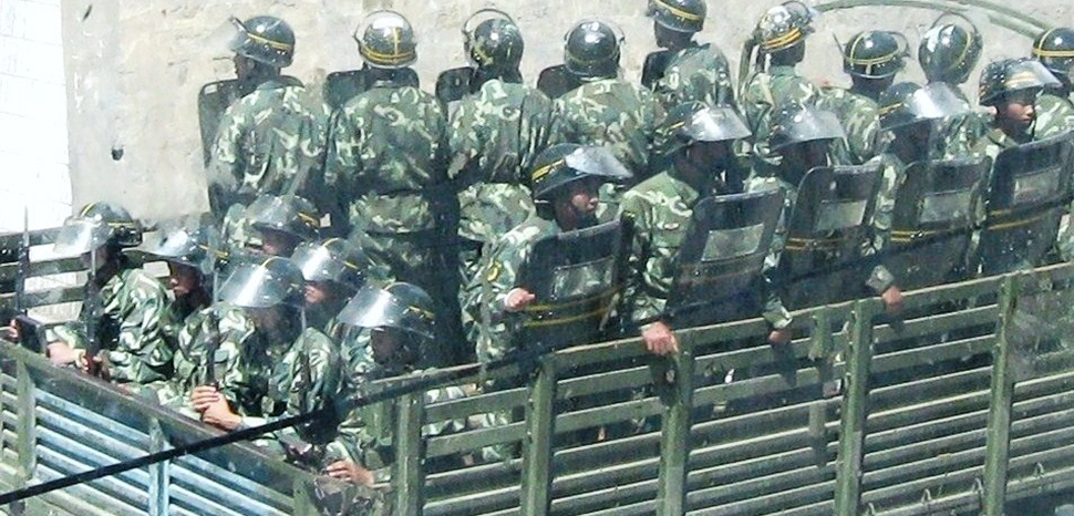                 Troop deployment in Tibet - cc SFT HQ (Students for a Free Tibet) https://upload.wikimedia.org/wikipedia/commons/b/bb/2008_China%27s_Violence_Troop_and_Truck_in_Lithang%2C_Tibet_%E4%B8%AD%E5%9C%8B%E5%9C%A8%E8%A5%BF%E8%97%8F_-_%E5%9C%96%E5%8D%9A%E7%90%86%E5%A1%98%E7%9A%84%E8%BB%8D%E5%8D%A1%E9%81%8B%E5%85%B5%E8%BB%8A.jpg
              