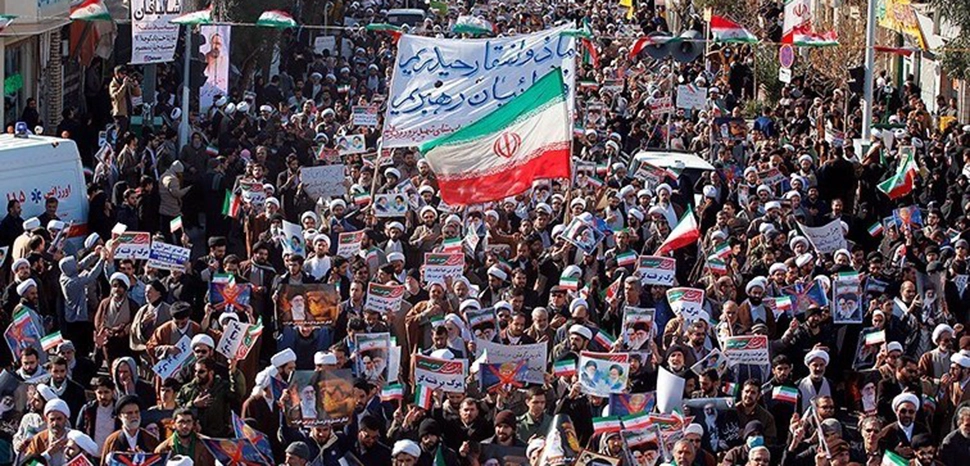                 cc Mohammad Ali Marizad, modified, Demonstration of people of Qom Condemning the recent unrest in 2017–18 Iranian protests https://commons.wikimedia.org/wiki/File:Demonstration_of_people_of_Qom_Condemning_the_unrests_in_2017%E2%80%9318_Iranian_protests_06.jpg
              