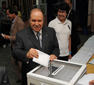 President Abdelaziz Bouteflika casts vote