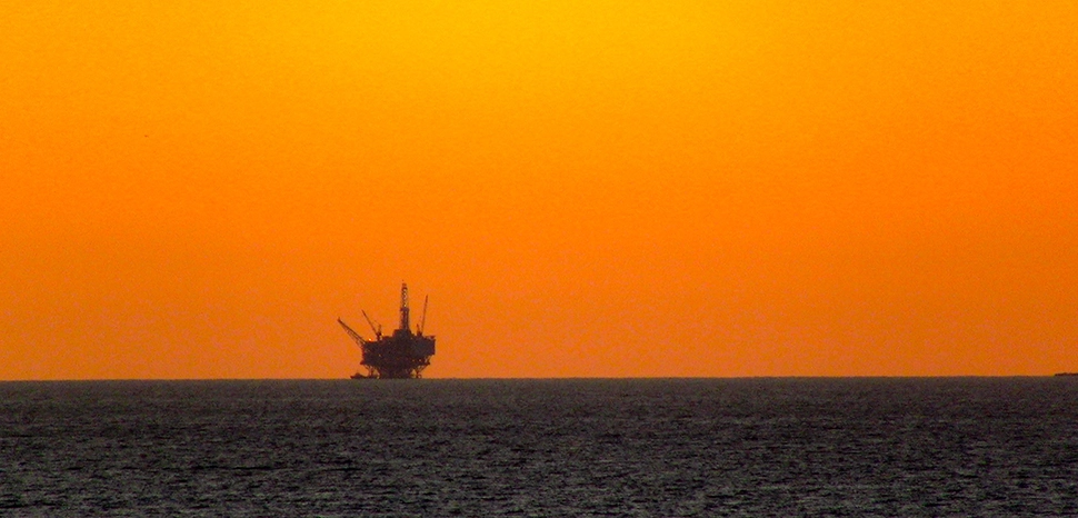                 cc TheConduqtor, modified, https://commons.wikimedia.org/wiki/File:Off_Shore_Drilling_Rig,_Santa_Barbara,_CA,_6_December,_2011.JPG
              
