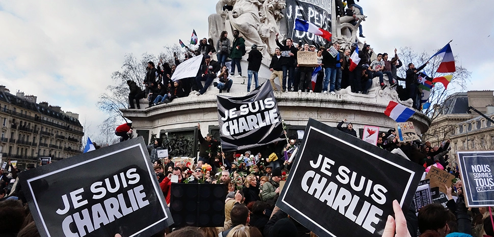 cc Olivier Ortelpa from Paris, France, modified, https://commons.wikimedia.org/wiki/File:Je_suis_Charlie,_Paris_11_January_2015_%283%29.jpg