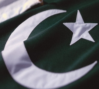 Pakflag, cc Flickr openDemocracy, modified, https://creativecommons.org/licenses/by-sa/2.0/