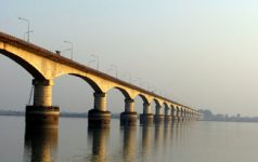 Bridge_over_brahmaputra_river, cc Flickr anurag peshne, modified, https://creativecommons.org/licenses/by-sa/2.0/