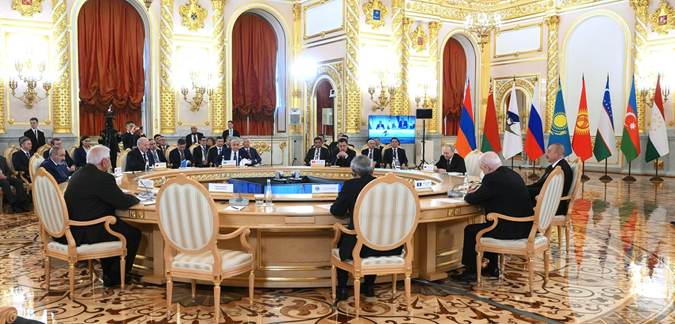http://en.kremlin.ru/events/president/news/71204, modified, cc kremlin.ru