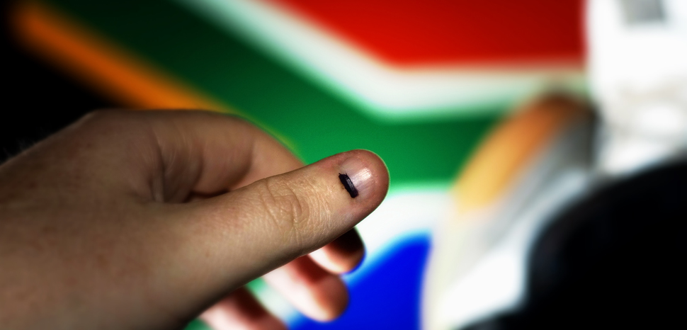 AfricaVote, cc Flickr Darryn van der Walt, modified, https://creativecommons.org/licenses/by/2.0/