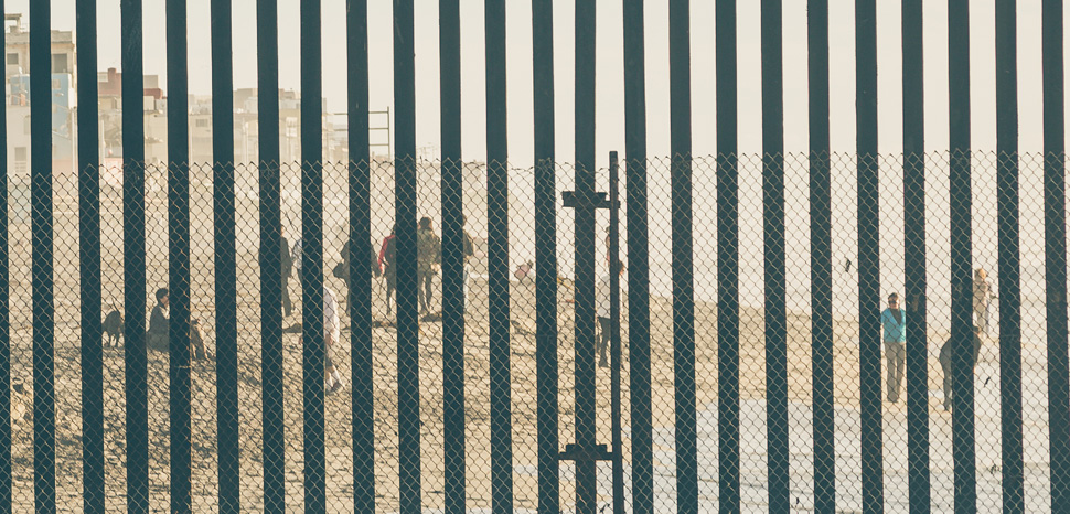 US - Mexico Border Fence, cc Flickr Tony Webster, modifier, https://creativecommons.org/licenses/by/2.0/