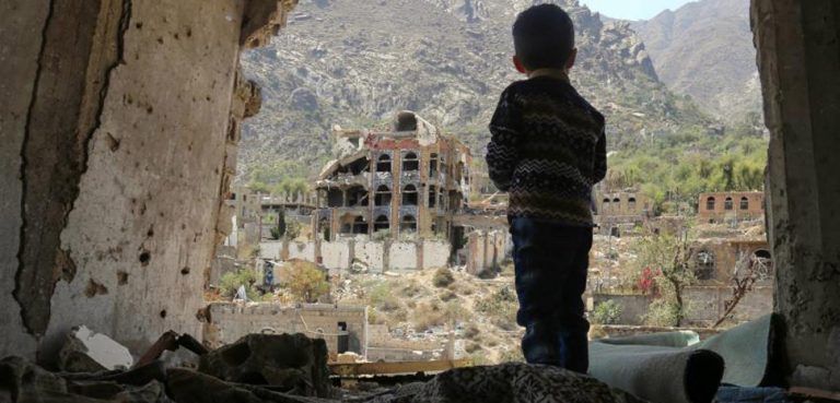 Yemenwar, cc Flickr Felton Davis, modified, https://creativecommons.org/licenses/by/2.0/