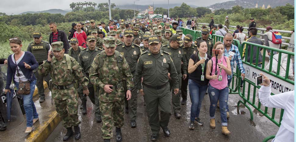                 VenezColomMarch, cc Flickr Policía Nacional de los colombianos, modified, https://creativecommons.org/licenses/by-sa/2.0/
              
