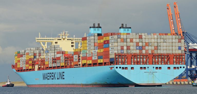 MaerskLine, cc Flickr kees torn, modified, https://creativecommons.org/licenses/by-sa/2.0/