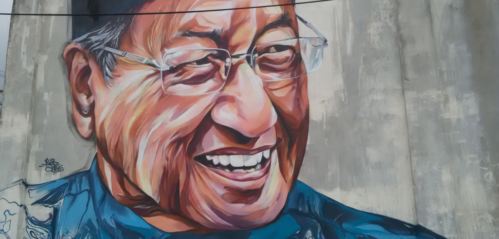                 Tun_Dr._Mahathir_-_panoramio, cc CK Tan, modified, https://commons.wikimedia.org/w/index.php?title=Special:Search&limit=500&offset=0&ns0=1&ns6=1&ns14=1&search=mahathir+malaysia&searchToken=8gsbyj25e2y0tbccmbeprz0gz#/media/File:Tun_Dr._Mahathir_-_panoramio.jpg
              