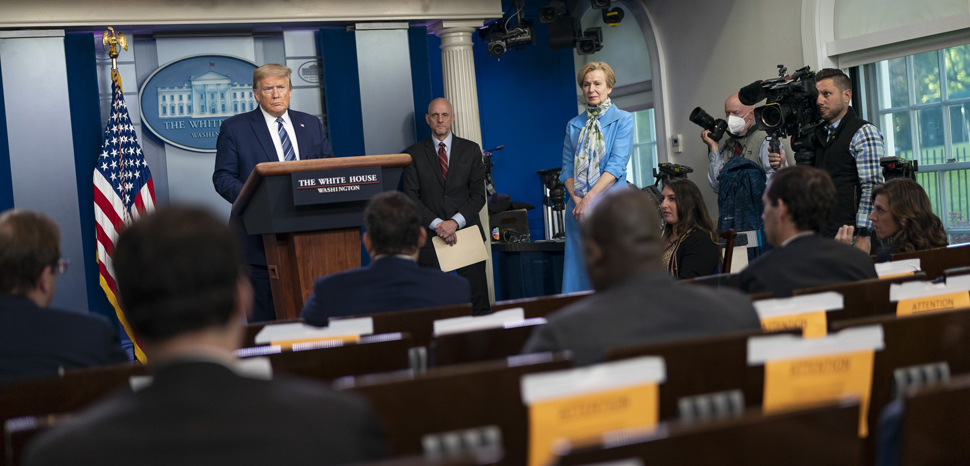 USPressBriefing, cc Flickr The White House, modfiied, https://creativecommons.org/publicdomain/mark/1.0/