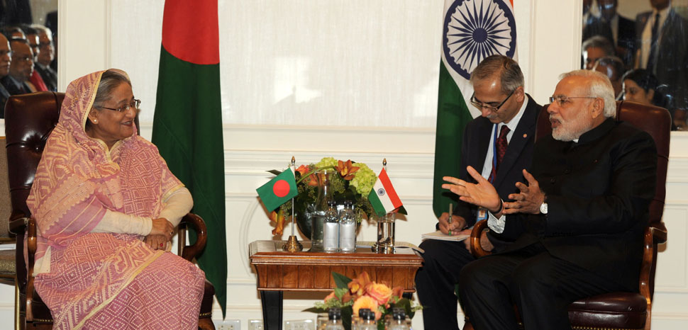 cc Narendra Modi, modified, https://commons.wikimedia.org/wiki/File:Prime_Minister_Modi_meets_Bangladeshi_PM_Sheikh_Hasina.jpg