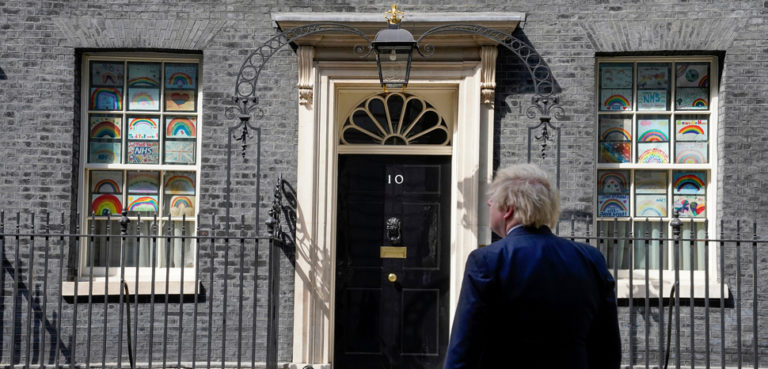 cc 10 Downing Street, modified, https://commons.wikimedia.org/wiki/File:Boris_Johnson_Drawing_to_Thanks_NHS.jpg