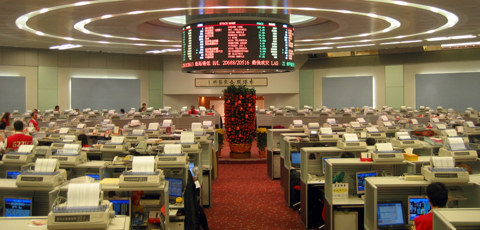 The Stock Exchange of Hong Kong Limited, Trade Lobby in 2007, cc WiNG, modified, https://commons.wikimedia.org/wiki/File:Hong_Kong_Exchange_Trade_Lobby_2007.jpg