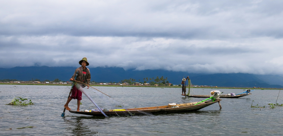 Inle Lake Myanmar (Burma) 2014, cc Caroline Jones, modified, Flickr, https://creativecommons.org/publicdomain/zero/1.0/