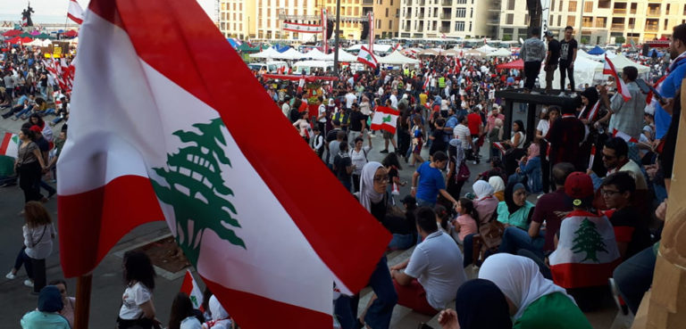 cc Freimut Bahlo, modified, https://commons.wikimedia.org/wiki/File:Protests_in_Beirut_27_October_14.jpg