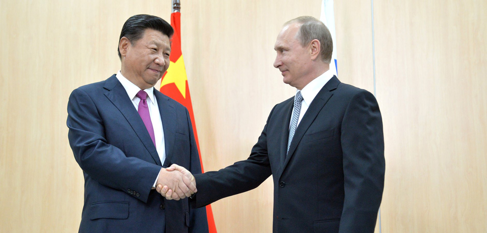 cc kremlin.ru, modified, https://commons.wikimedia.org/wiki/File:Vladimir_Putin_and_Xi_Jinping,_BRICS_summit_2015_01.jpg