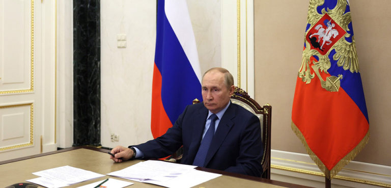 cc Presidential Executive Office of Russia, modified, Wikicommons, https://commons.wikimedia.org/wiki/File:Vladimir_Putin_%282022-08-31%29_01.jpg