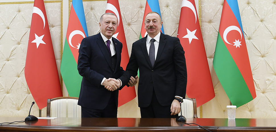 cc The Presidential Press and Information Office's of Azerbaijan, modified, https://commons.wikimedia.org/wiki/File:Recep_Tayyip_Erdogan_2020_visit_to_Baku_with_Ilham_Aliyev_44.jpg