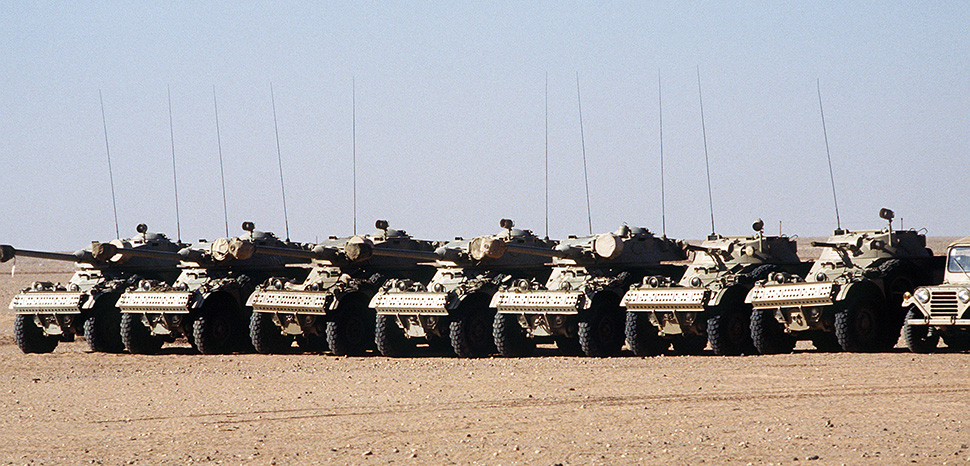 Light armored vehicles in Niger; modified, https://commons.wikimedia.org/wiki/File:Niger_Panhard_AML.JPG