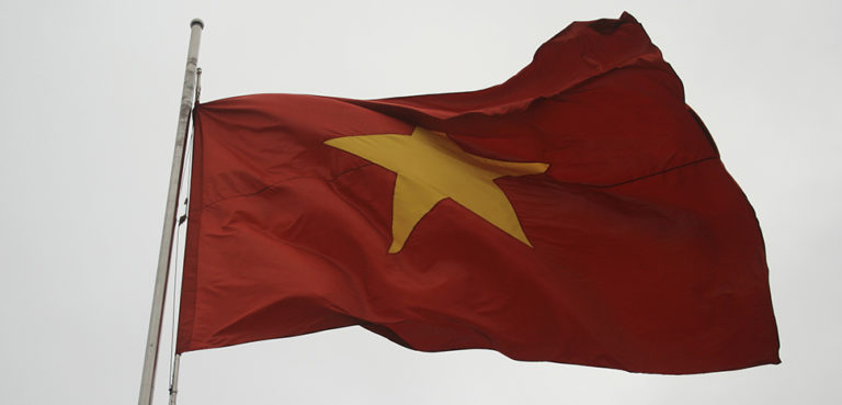 Vietnam Flag, cc Flickr mattjkelley - https://flickr.com/photos/mattjkelley/4435397406/in/photolist-7KWz85-5HVxDU-9958qp-nT9mkX-9cR9gu-y6LvK-2nSPgBJ-2o4cxDX-fQjaSp-GqDokz-2nrLXfB-2kTzG8W-jy7u1-2mPa3Ud-aYq1mX-2owMQkE-5n8zqE-zRi5su-BaiZZ-MFjNQJ-2ouhX2c-HstyCi-Zikxpn-2iThYE3-2owSNpy-2nQ2ina-2otU6Gj-2nNhPiU-2nq9Kop-2owRFaE-gZ2FtR-2medPU4-fqJpaR-2m2m6Vr-2nLM4M2-cfpcEm-2ouhK1t-2mtMHdS-9fYZrD-e1eSFa-2nyEnkd-2meMkhN-2gS3otG-2ngVaLc-2kdABVx-2mdKgSA-fqKcQZ-JneLw6-2nQi98W-2nUpXXQ