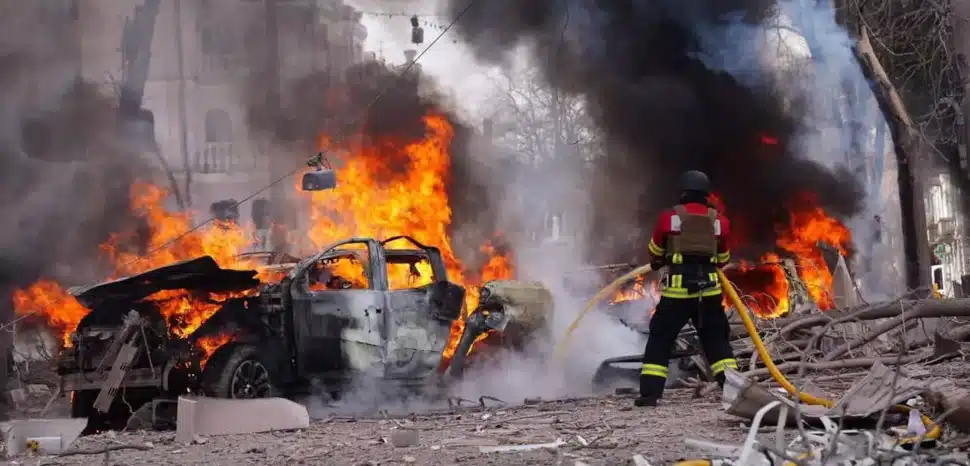 Destruction in Sumy after Russian missile strike, 13 April 2025 , modified, ДСНС України, https://commons.wikimedia.org/wiki/File:13_April_Sumy_missile_strike.webp