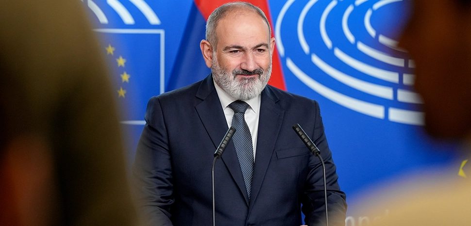                 The Prime Minister of Armenia Nikol Pashinyan addressed MEPs in the European Parliament’s hemicycle in Strasbourg on Tuesday. In his address, Mr Pashinyan expressed his staunch defence of democratic principles against the backdrop of the multifaceted crises Armenia has been confronted with in recent years, particularly highlighting the turbulent aftermath of the 2020-2021 war and border conflict with Azerbaijan. He sought to defy those claiming that Armenia is suffering because it is a democracy, instead saying that his country would be paralysed and lose its independence and sovereignty if it was not democratic. Referring to Azerbaijan’s recent attack and recapture of the breakaway region of Nagorno-Karabakh, he said that Baku did so in “fulfilment of its long-standing policy of ethnic cleansing”. He also described the horrible humanitarian situation created by Azerbaijan’s long blockade of the Lachin corridor and offered a sharp rebuke to Moscow after Baku’s latest offensive. 