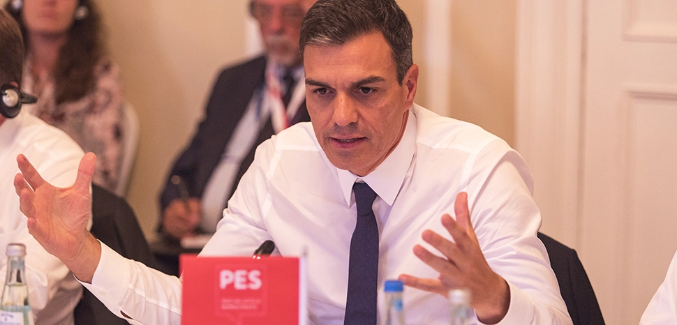 cc Arne Müseler / www.arne-mueseler.com / Pedro Sánchez at the PES preparatory meeting ahead of the Salzburg informal EU council; 2020. Modified. https://commons.wikimedia.org/wiki/File:Pedro_S%C3%A1nchez_4.JPG